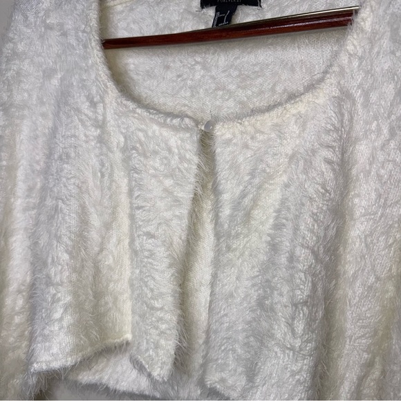 🖤Forever 21 Cream Fluffy Cardigan Crop Long Sleeve - Picture 4 of 6